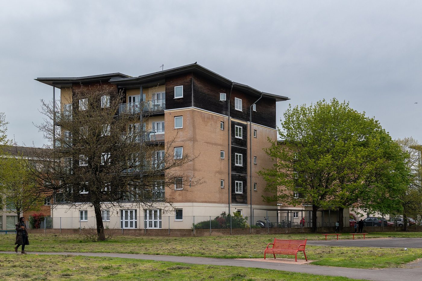 Heol Staughton: The block seen from Canal Park, 6,000px wide